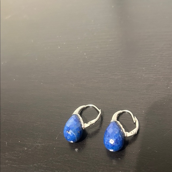 Vintage Style Blue Teardrop Leverback Earrings – Silver Tone with Faceted Stone - Picture 4 of 4